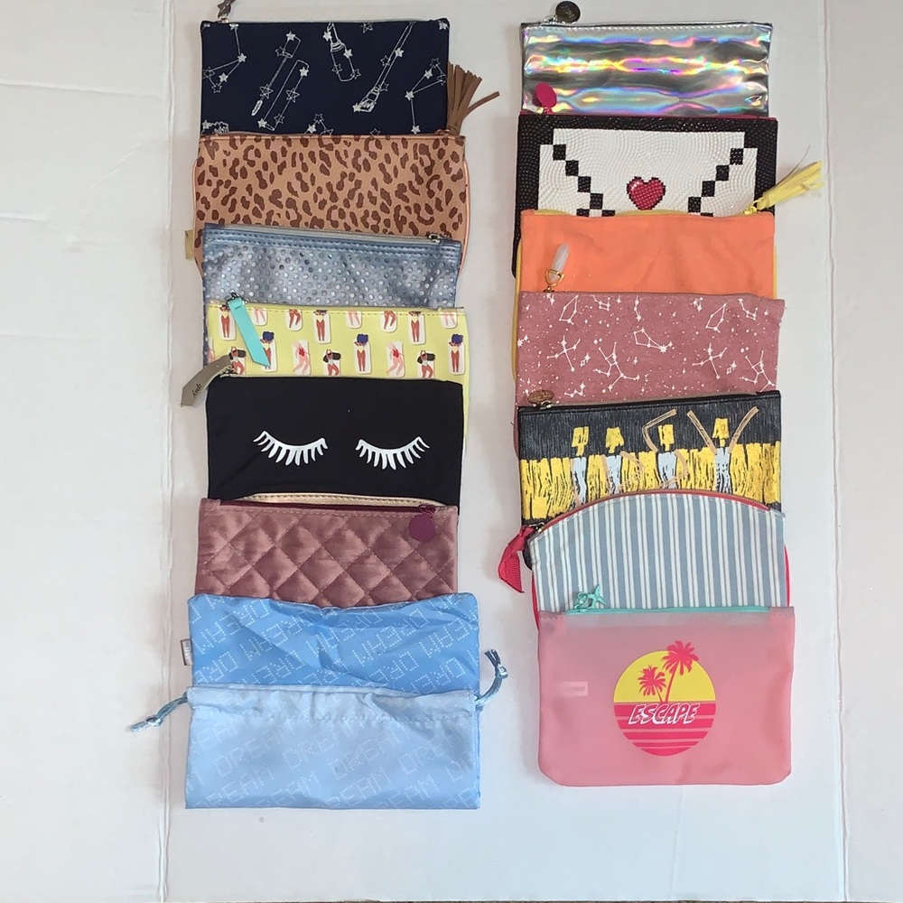 Lot of 14 assorted Ipsy Bags 13 zippers, 1 pull string.